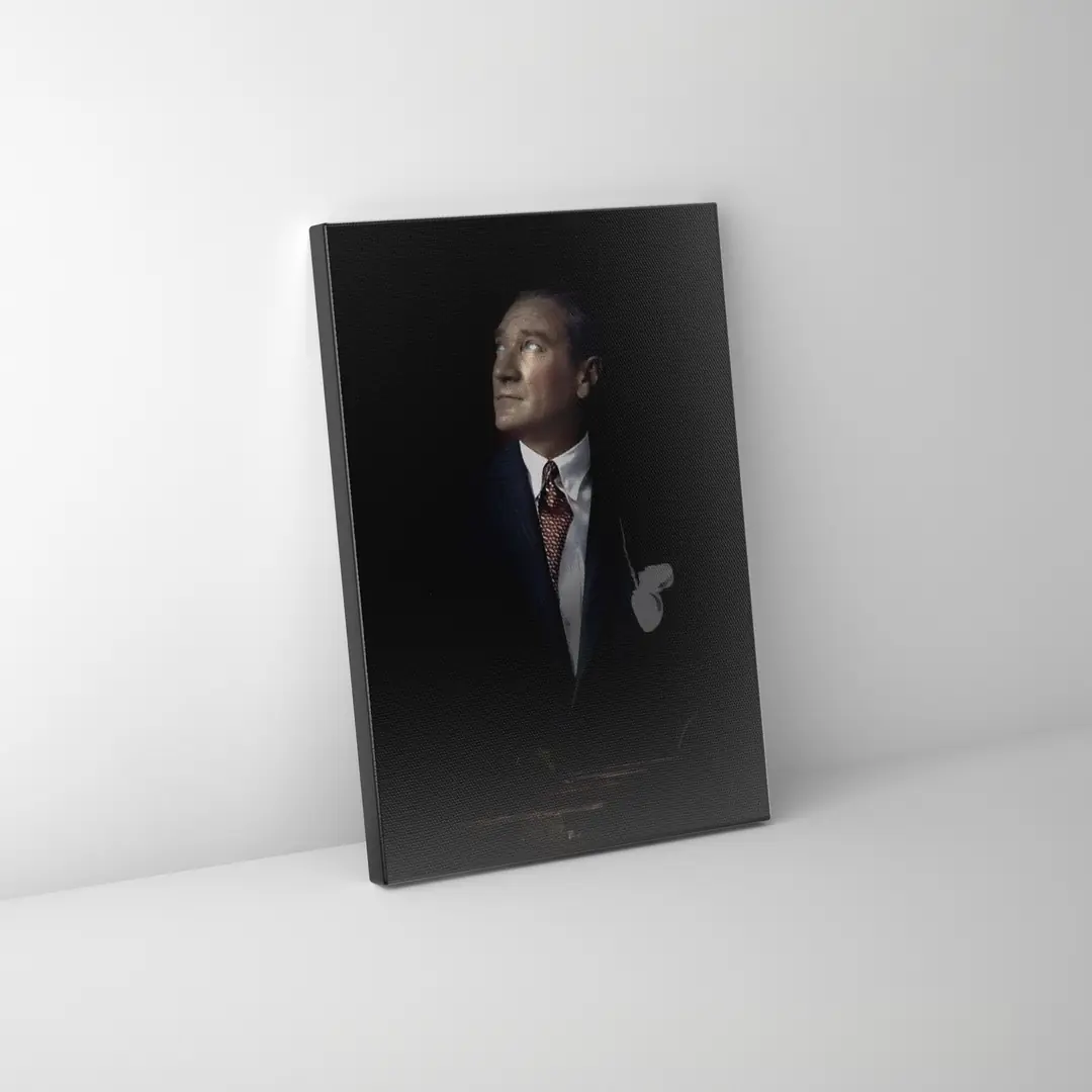 Çağdaş Cumhuriyete Bakış Atan Ulu Önder Atatürk Kanvas Tablo